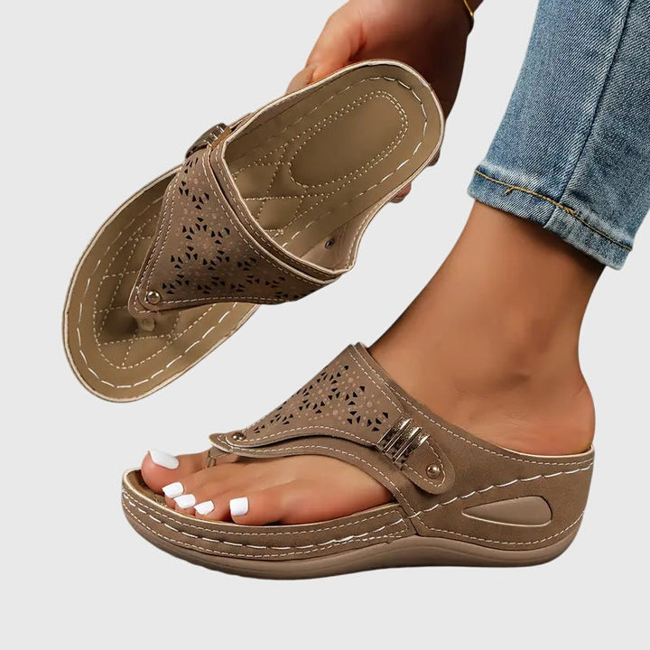 Women's Wedge Toe Loop Sandals with Laser Cut Detail – Zalumo