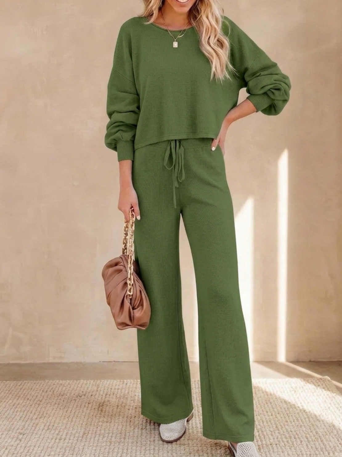 Women's Cropped Sweatshirt and Wide-Leg Pants Lounge Set – Zalumo
