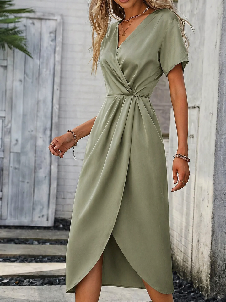 Feminine Silhouette Midi Dress – Zalumo