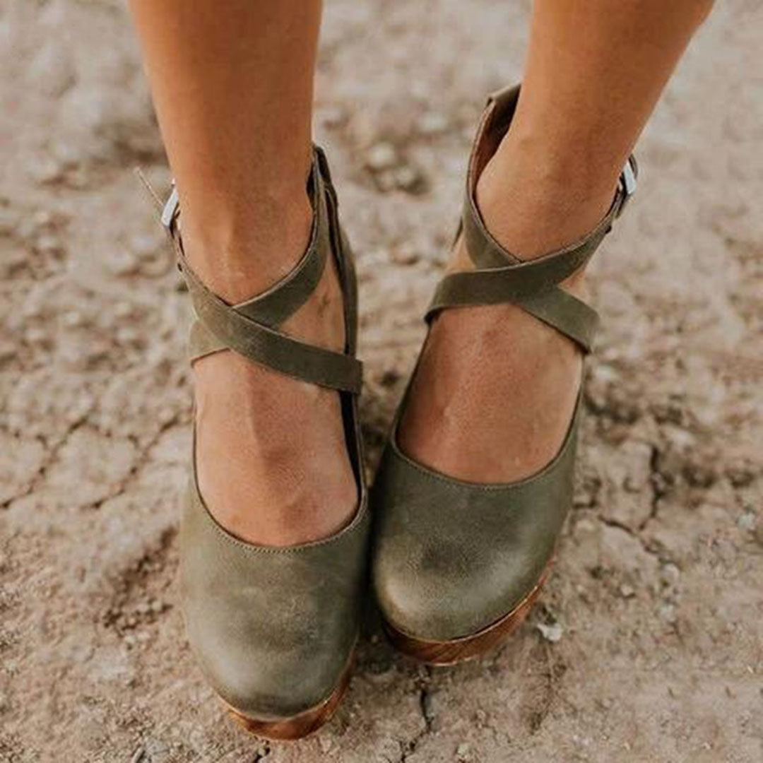 Elegant Wedge Heels with Closed Toe & Ankle Strap – Zalumo