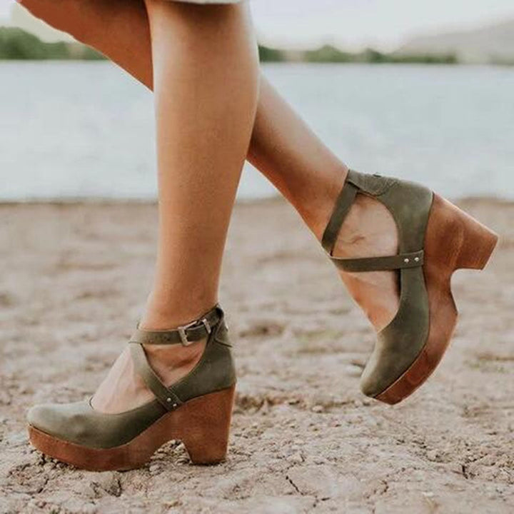 Elegant Wedge Heels with Closed Toe & Ankle Strap – Zalumo