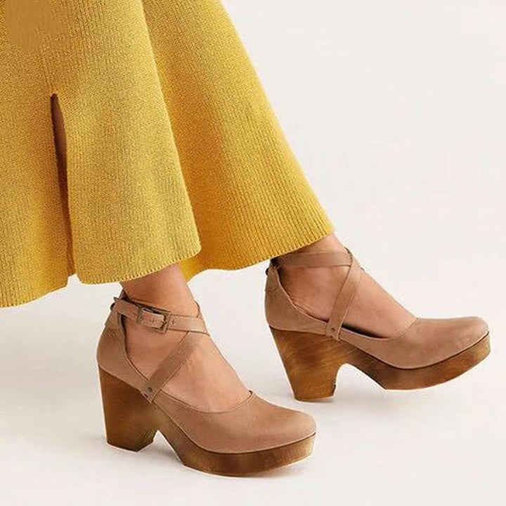 Elegant Wedge Heels with Closed Toe & Ankle Strap – Zalumo