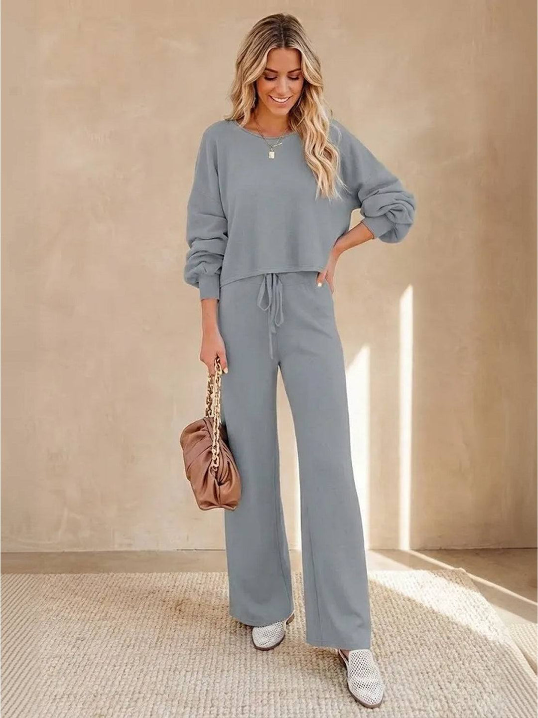 Women's Cropped Sweatshirt and Wide-Leg Pants Lounge Set – Zalumo