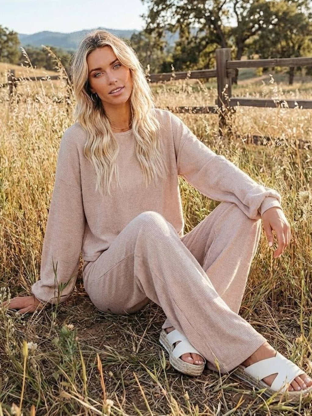 Women's Cropped Sweatshirt and Wide-Leg Pants Lounge Set – Zalumo
