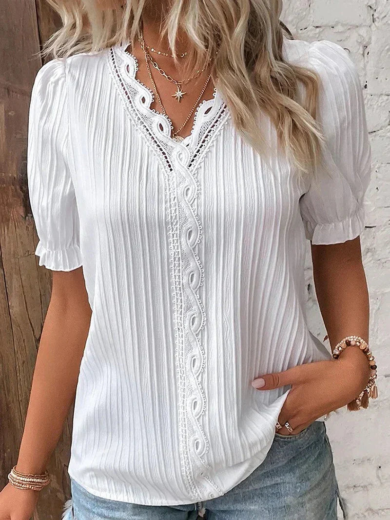 Elegant Blouse with Enchanting Details – Zalumo