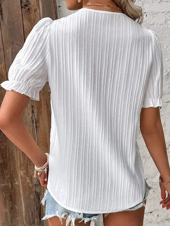 Elegant Blouse with Enchanting Details – Zalumo