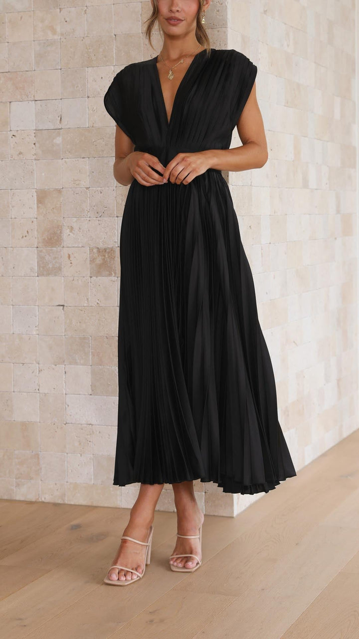Elegant Pleated Maxi Dress – Zalumo