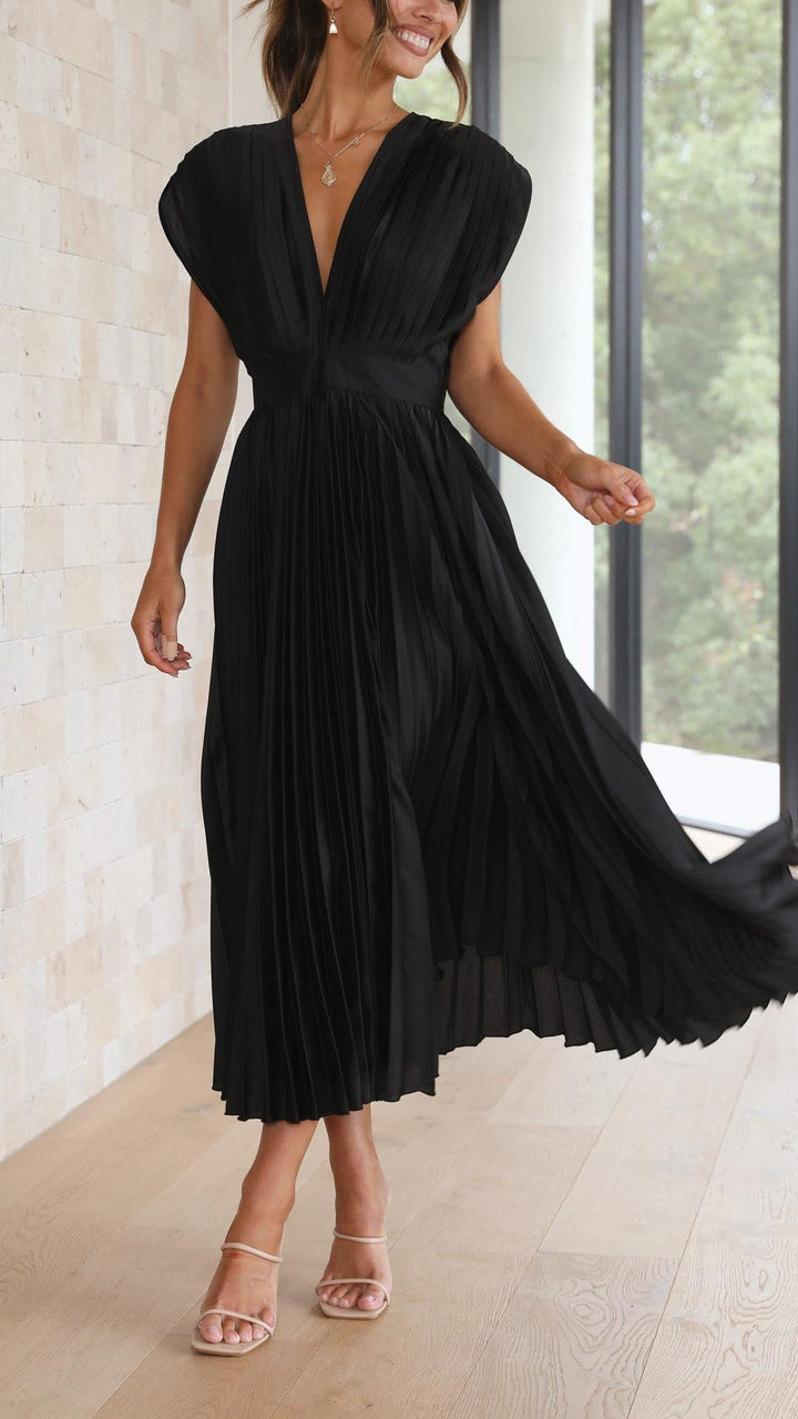 Elegant Pleated Maxi Dress – Zalumo