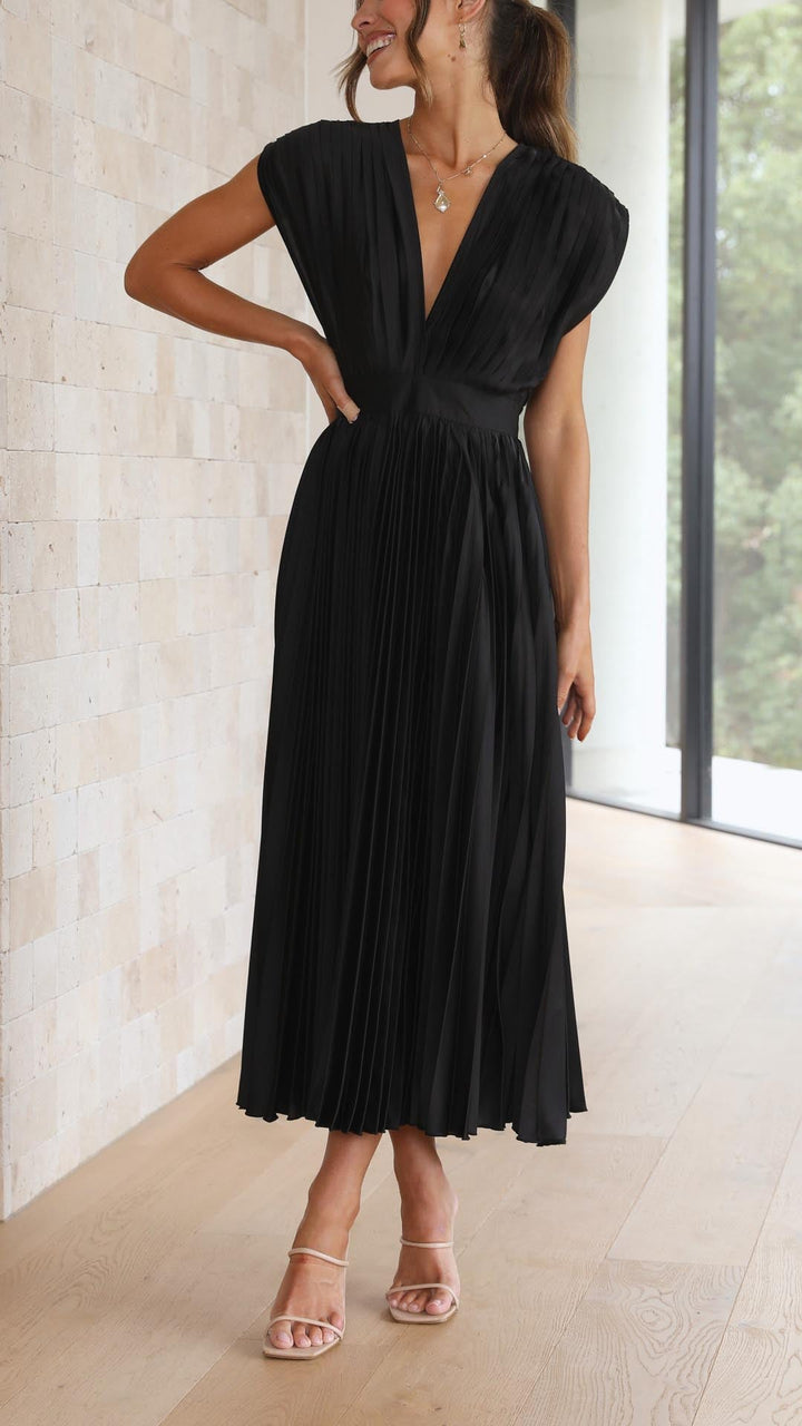 Elegant Pleated Maxi Dress – Zalumo