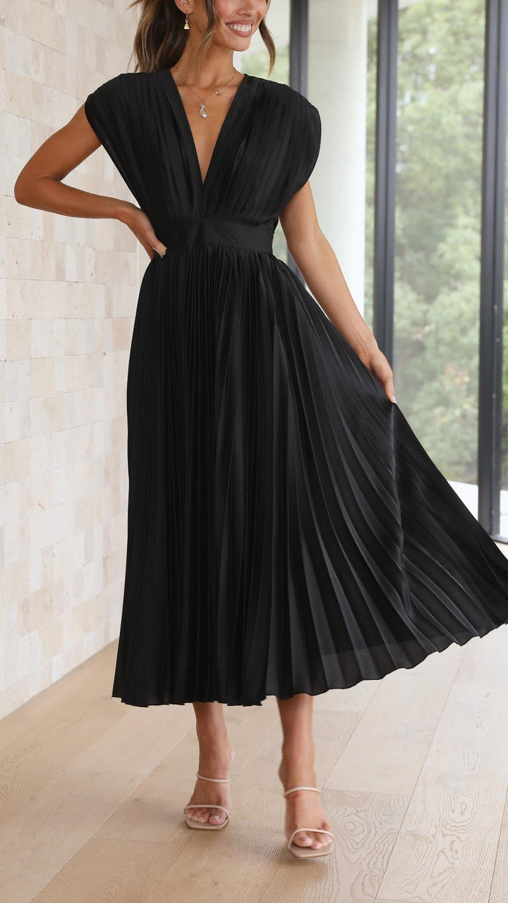 Elegant Pleated Maxi Dress – Zalumo