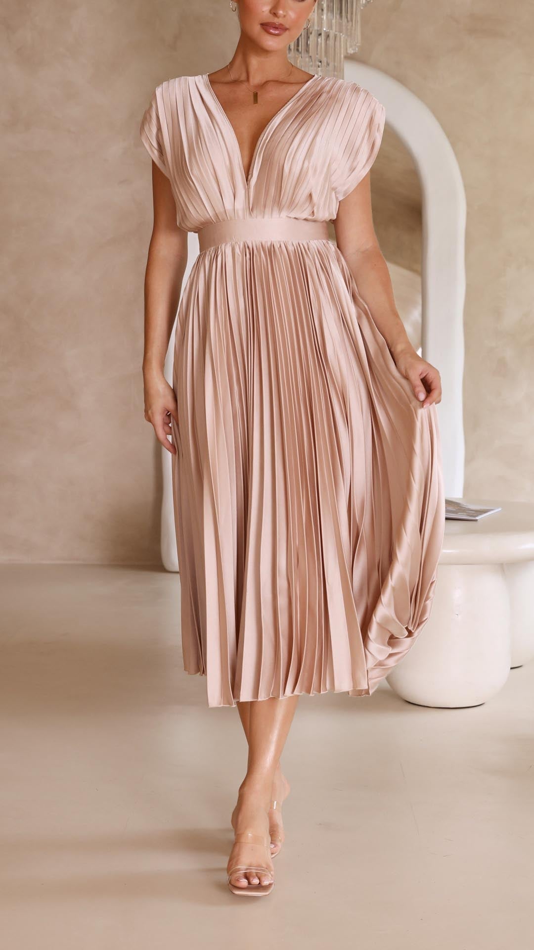 Elegant Pleated Maxi Dress – Zalumo