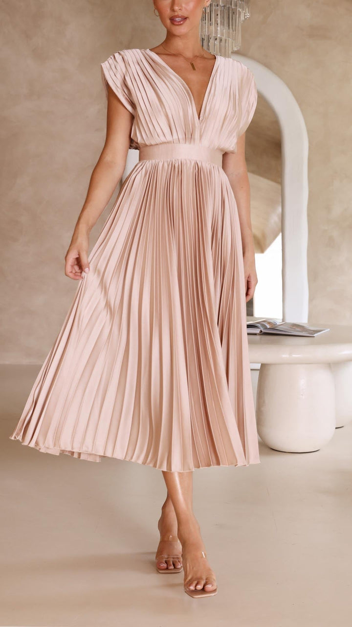 Elegant Pleated Maxi Dress – Zalumo