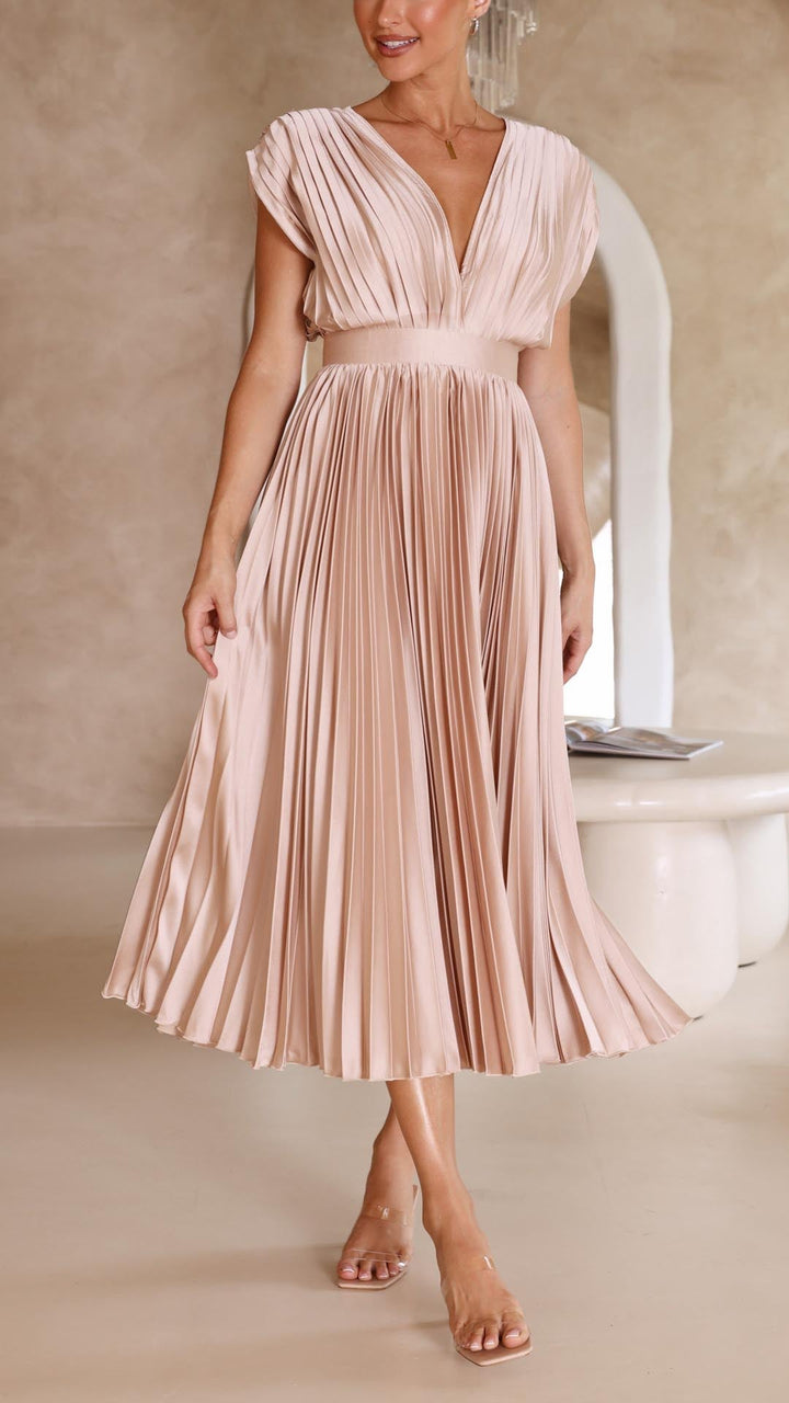 Elegant Pleated Maxi Dress – Zalumo