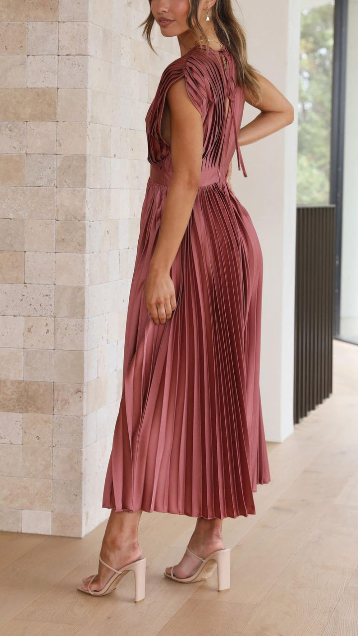 Elegant Pleated Maxi Dress – Zalumo