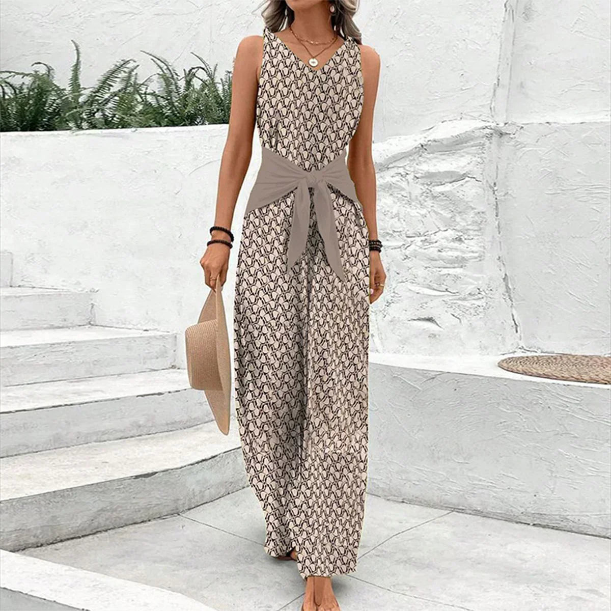 Feminine Sleeveless Luxe Jumpsuit – Zalumo